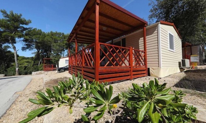 Biograd na Moru Casa | Mobile homes in Camp Soline at Biograd, with sand- and pebble beach