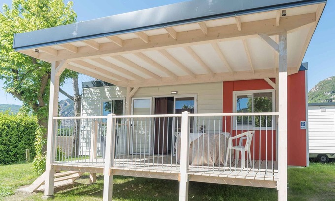 Comero Casa | Casa vacacional con terraza, aire acondicionado y piscina