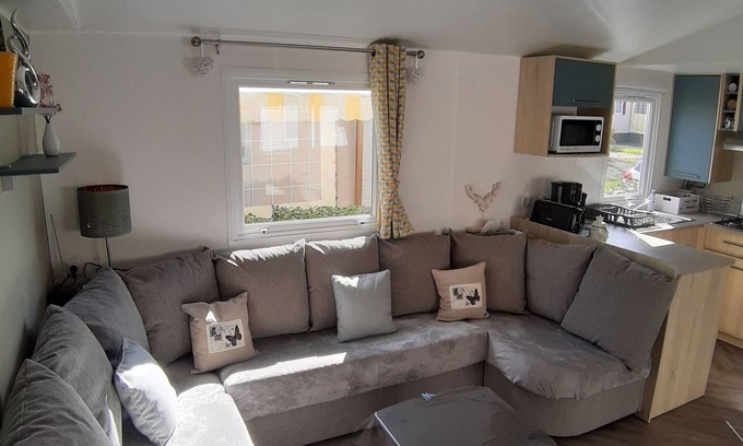 Onzain Casa | Mobilhome AMIRA vue sur étang camping 4* proche zoo Beauval châteaux de la Loire