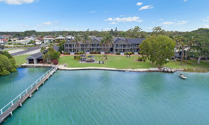 Yamba Hotel | Moby Dick Waterfront Resort Motel