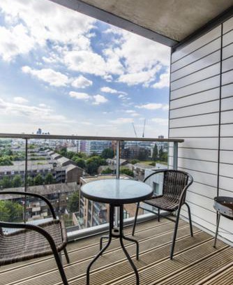 Lansbury Apartamento | Modern 1 Bedroom Apartment Near Canary Wharf with Balcony