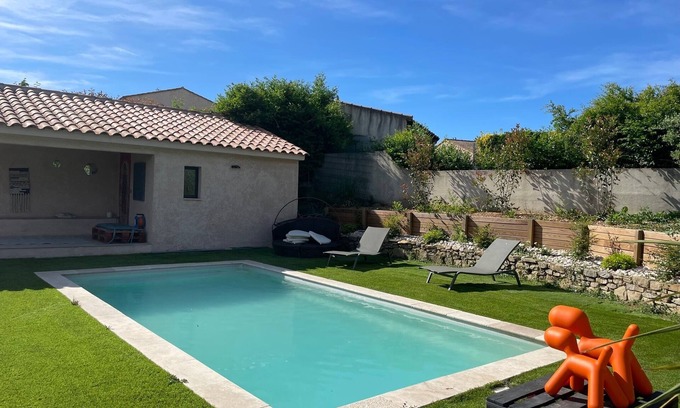 Gardanne Casa | Casa moderna de 110m2 con jardín y piscina