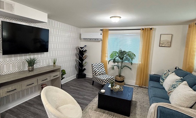 District Heights Cama Y Desayuno | Modern 1BR Near DC – Quiet Comfort, Fast Commute