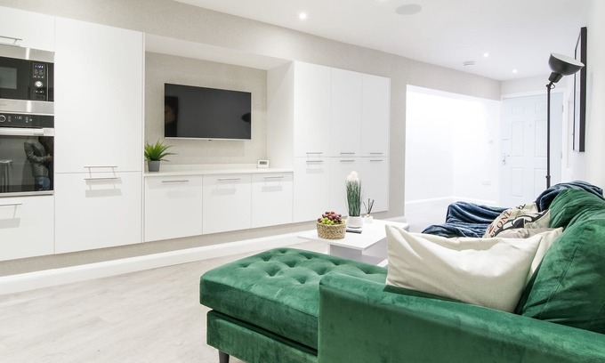 Barnet Apartamento | Modern 2 bed 2 bath New Barnet Apt