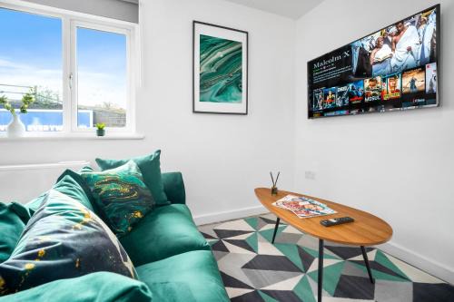 Cradley Heath Apartamento | Modern 2 Bed Apartment - Sleeps 3 - Parking 55C