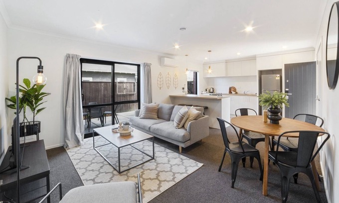 Frankton Casa | Modern 2-Bed Townhouse Near Hamilton Lake Domain
