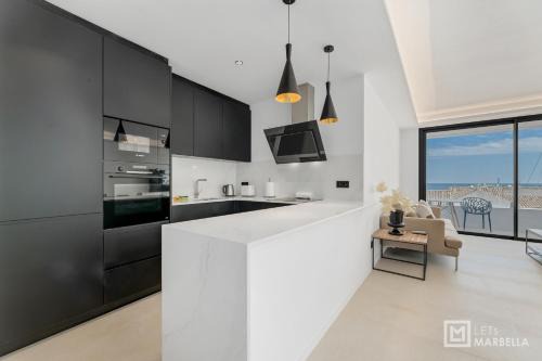 Puerto Banus Apartamento | Modern 2B Apt in the heart of Puerto Banus