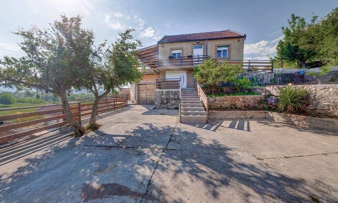 Dodosi Casa | Modern 2BDR Holiday Home in Skadar lake vicinity
