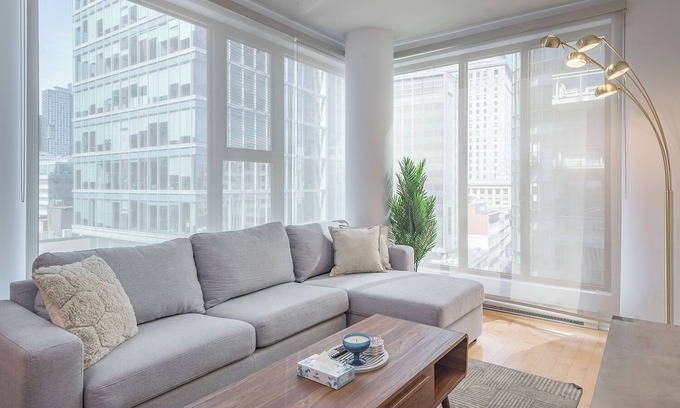 International District Apartamento | Modern 2BR Old Port Condo | Free Indoor Parking