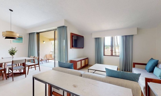 Candelero Abajo Hotel | Modern 2BR Retreat at Park Royal Club Cala