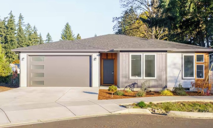 Starcrest Casa | Modern 3/bedroom home with luxury amenities