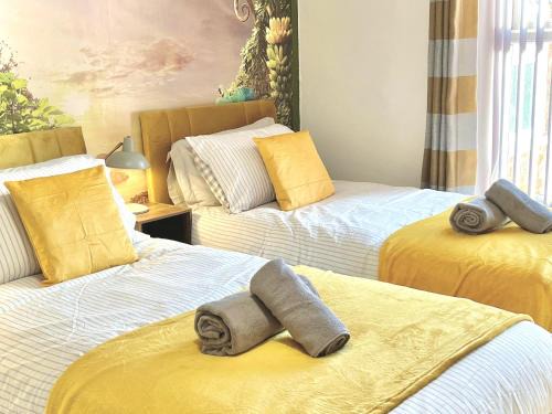Preston Casa | Modern 4-bed stay-away-home sleeps 8 in Preston