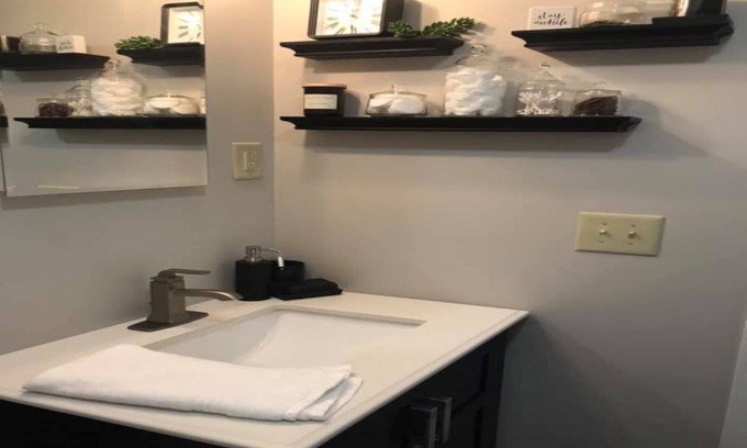 Grafton Casa | Modern 4 Bedroom 2 Bath Sleeps 10 Newly Renovated Whole House Rental