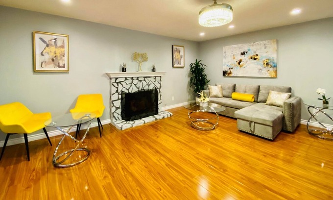 Fountain Valley Casa | MODERN 4BD/2BTH, CENTRAL ORANGE COUNTY, PET Ok, 30 days minimum