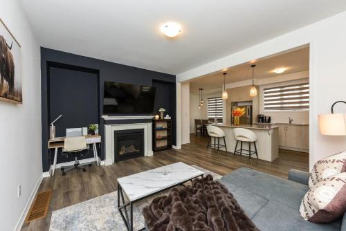 Halton Regional Municipality Casa | Modern 4br Retreat King Beds Workspace Near