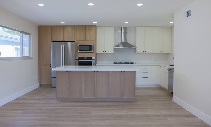 Serra Mesa Casa | Modern 4BR Retreat Near Beach & Downtown