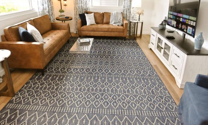 South Bend Casa | Modern 5 bedroom home sleeps up to 12, 15 min walk to ND (2329)