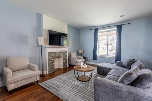 East Liberty Casa | Modern 7BR Retreat