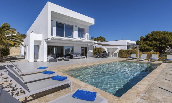 La Sabatera Villa | Villa moderna y romántica con piscina privada en Moraira, Costa Blanca, España para 4 personas