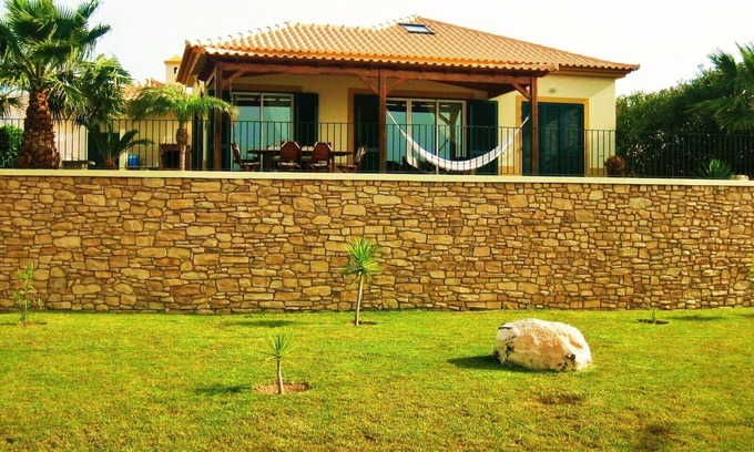 Campo de Baixo Casa | Casa moderna y soleada playa con porche, barbacoa y vistas panorámicas al mar