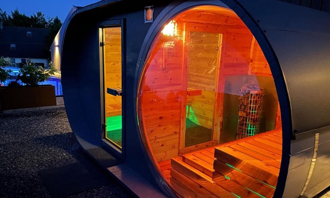 Mutzenich Apartamento | Apartamento moderno en Monschau con balcón y barbacoa