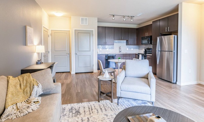 Highlands Ranch Apartamento | Modern Apartment in Prime Location (ID7516X47)
