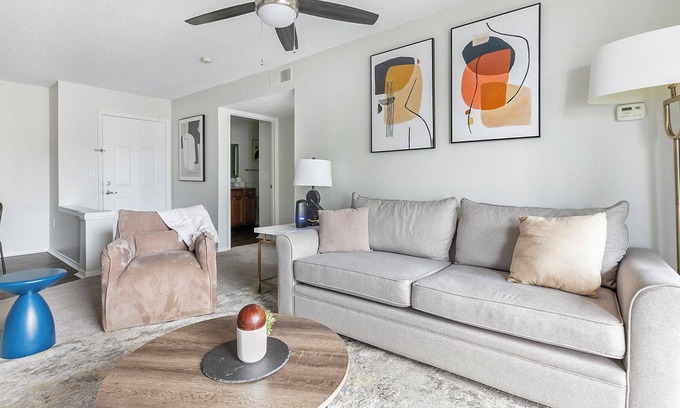 Blue Ash Apartamento | Modern Apartment in Prime Location (ID1387X817)