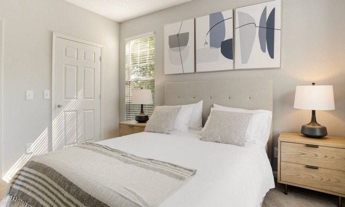 Greer Apartamento | Modern Apartment in Prime Location (ID4770X52)