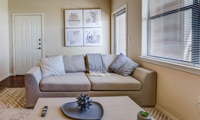 Central Oklahoma City Apartamento | Modern Apartment in Prime Location (ID7692X68)