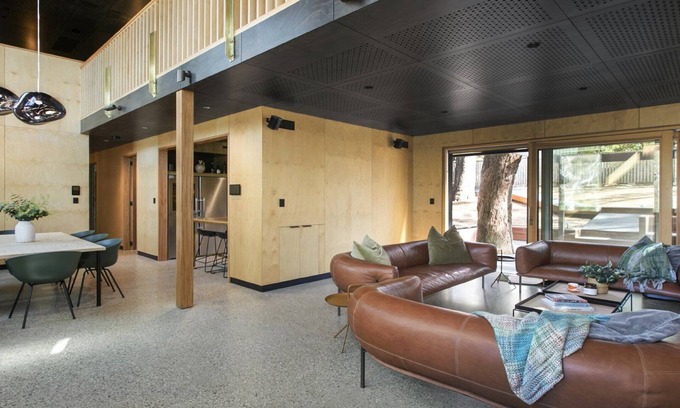 Macmasters Beach Casa | Modern architect designed home walking distance to Macmasters Beach