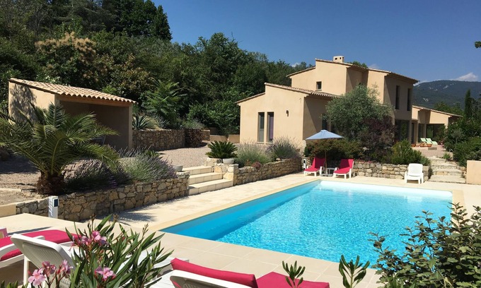 Bargemon Villa | Moderna villa de arquitecto en su entorno verde ubicada en Bargemon