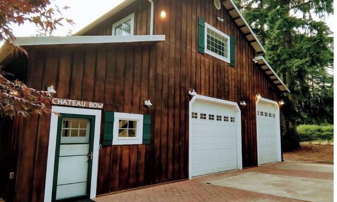 Bow Casa | Modern Barn Retreat with Private Taproom & Forest Views