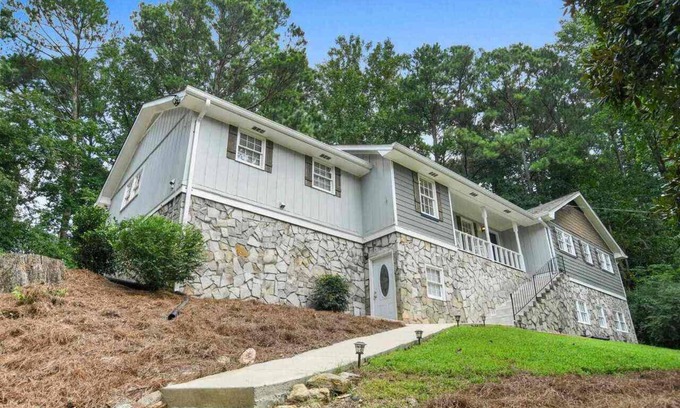 Lilburn Casa | Modern Basement APT min from Infinite Energy CENTER