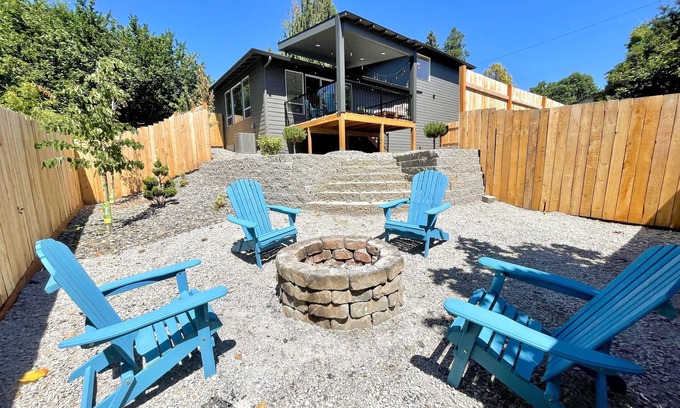 Lincoln Casa | Modern Brand New Home 3br/3bth