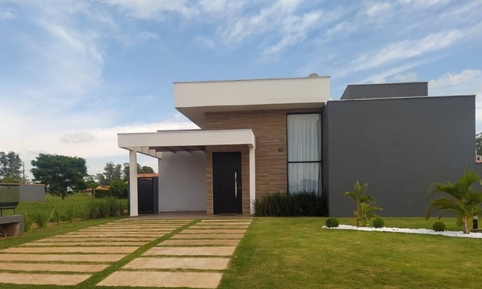 Aguas de Santa Barbara Casa | Modern country house in a resort in the interior of São Paulo