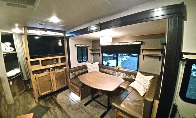 Baring Casa | Modern camper in mountains, perfect ski pad...beach access! One night minimum!