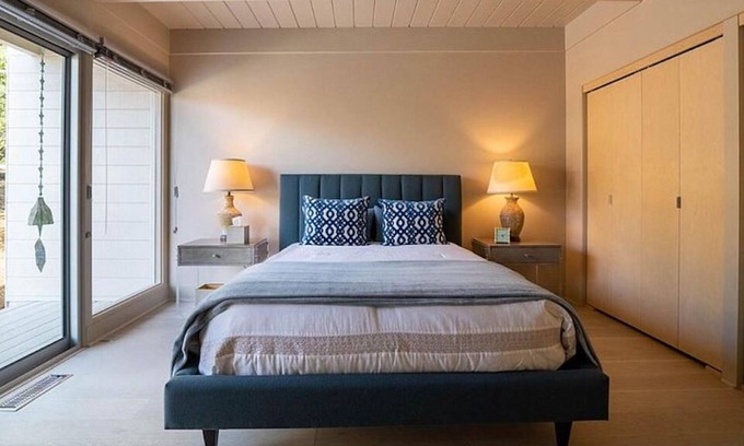 Rancho Rio Vista Casa | Modern Carmel House – serene, stylish and sleek