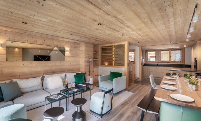 Le Raffort Chalet De Esquí | Chalet moderno en Les Allues con sauna y 5 habitaciones suites