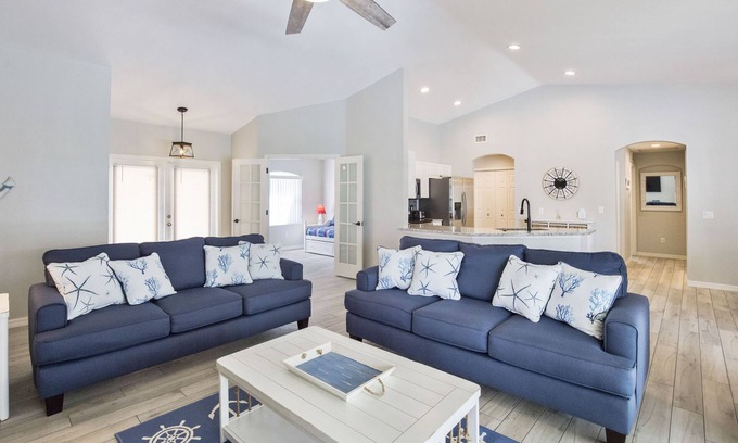 Trafalgar Casa | Hogar moderno diseñado costero