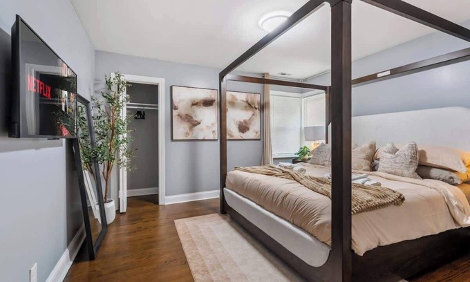 Homewood Casa | Modern Comfort in Homewood