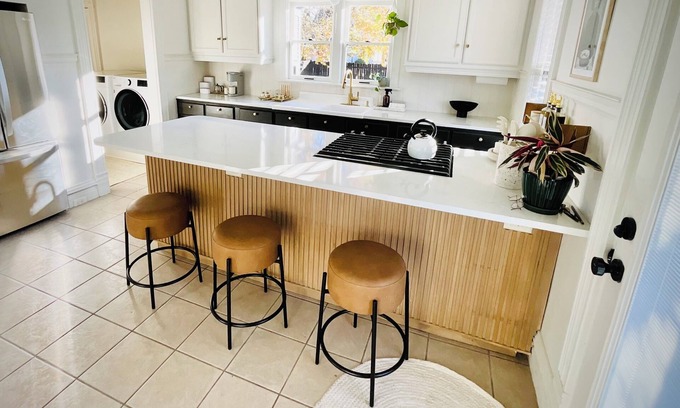 Grand Rapids Apartamento | Modern Comfort in the Heart of Cherry Hill