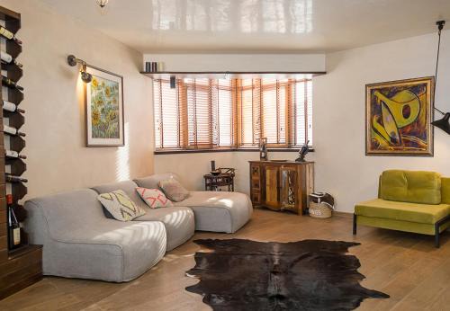 Varna Apartamento | Modern Comfort & Vintage Charm with Panoramic View by Flat Mаnаger