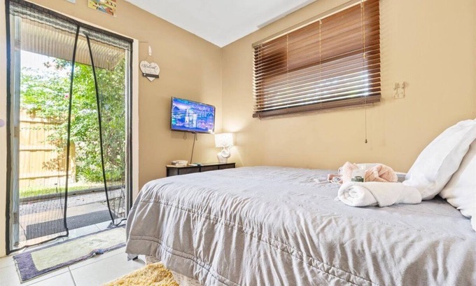 North Lauderdale Apartamento | Modern comfortable close to the beach/airport