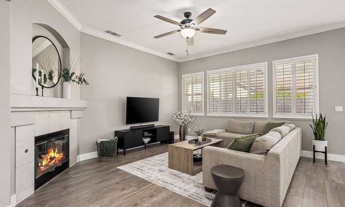Lincoln Casa | Modern & Comfortable Lincoln Home with Luxury Master Bedroom