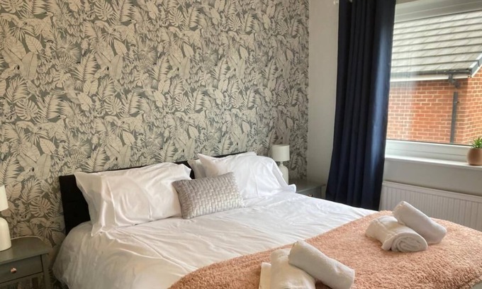 Higher Walton Casa | Modern Cosy Home Sleeps 6 With Parking nr Preston