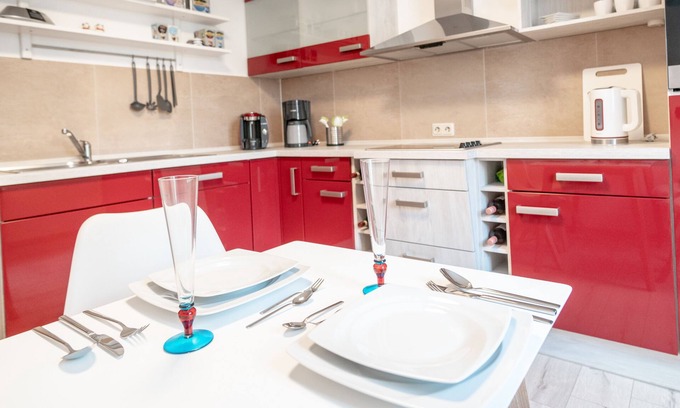 Halberstadt Apartamento | Apartamento moderno y acogedor. Céntrico, con vistas a las populares montañas Spiegelberg.