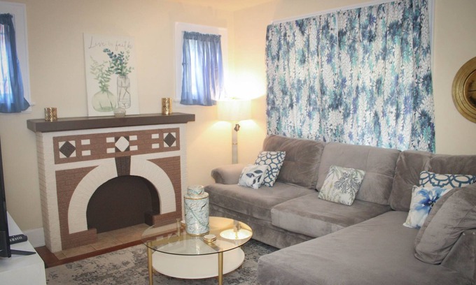 West Price Hill Casa | Modern cozy escape