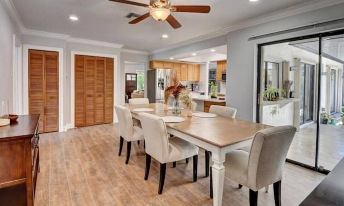 Tropic Palms Casa | Modern Delray House BEACH 2miles Near Downtown