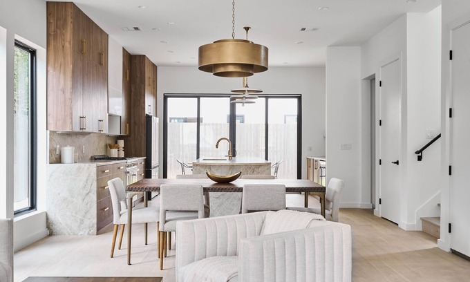 Holly Casa | Modern East Austin Retreat, Sleeps 8, Stylish Stay Near Downtown & Attractions
