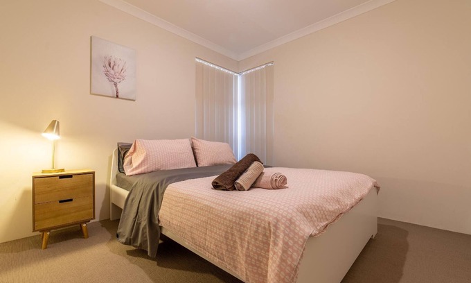 Queens Park Casa | 208 Modern Family Home Queens Park family perfect